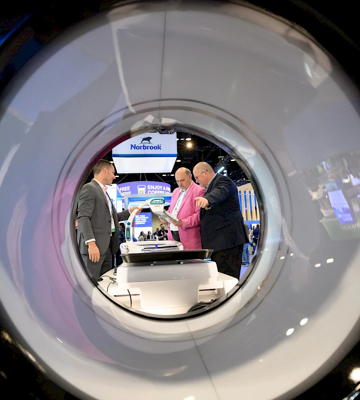 vmx_2024_ai_photo_through_lens